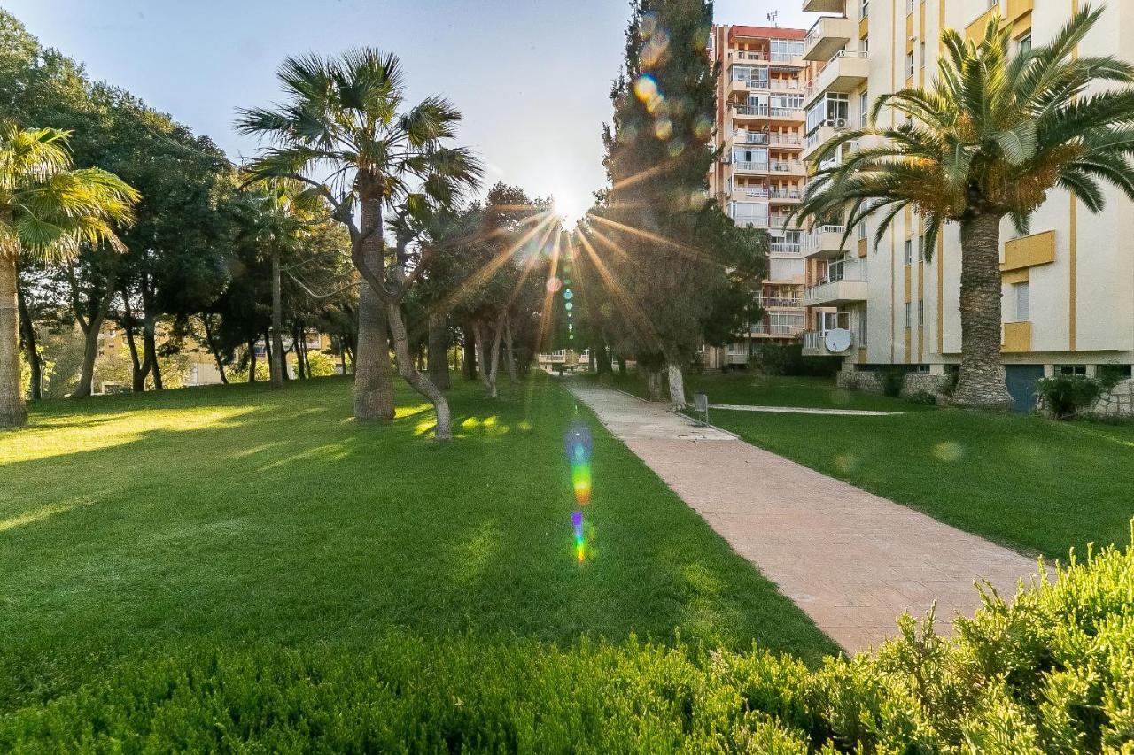 Sun Coast Benalmadena -- Superb Studio With 4 Pools, Gardens & Breakfast Exterior photo