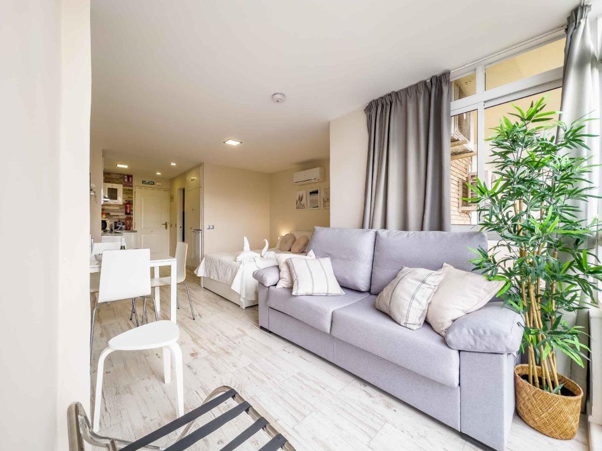 Sun Coast Benalmadena -- Superb Studio With 4 Pools, Gardens & Breakfast Exterior photo